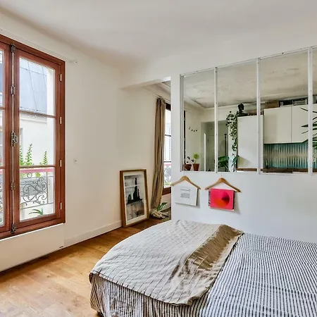 Apartment Big Studio In A Trendy Neighborhood!