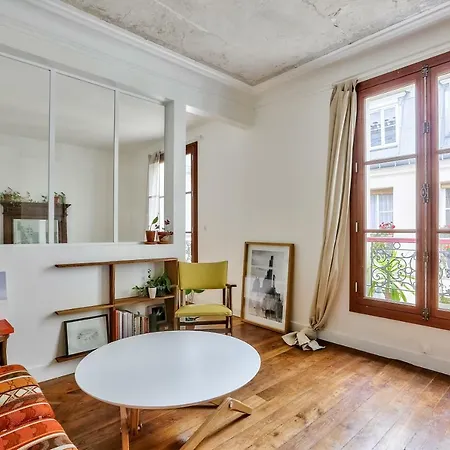Big Studio In A Trendy Neighborhood! * Paris